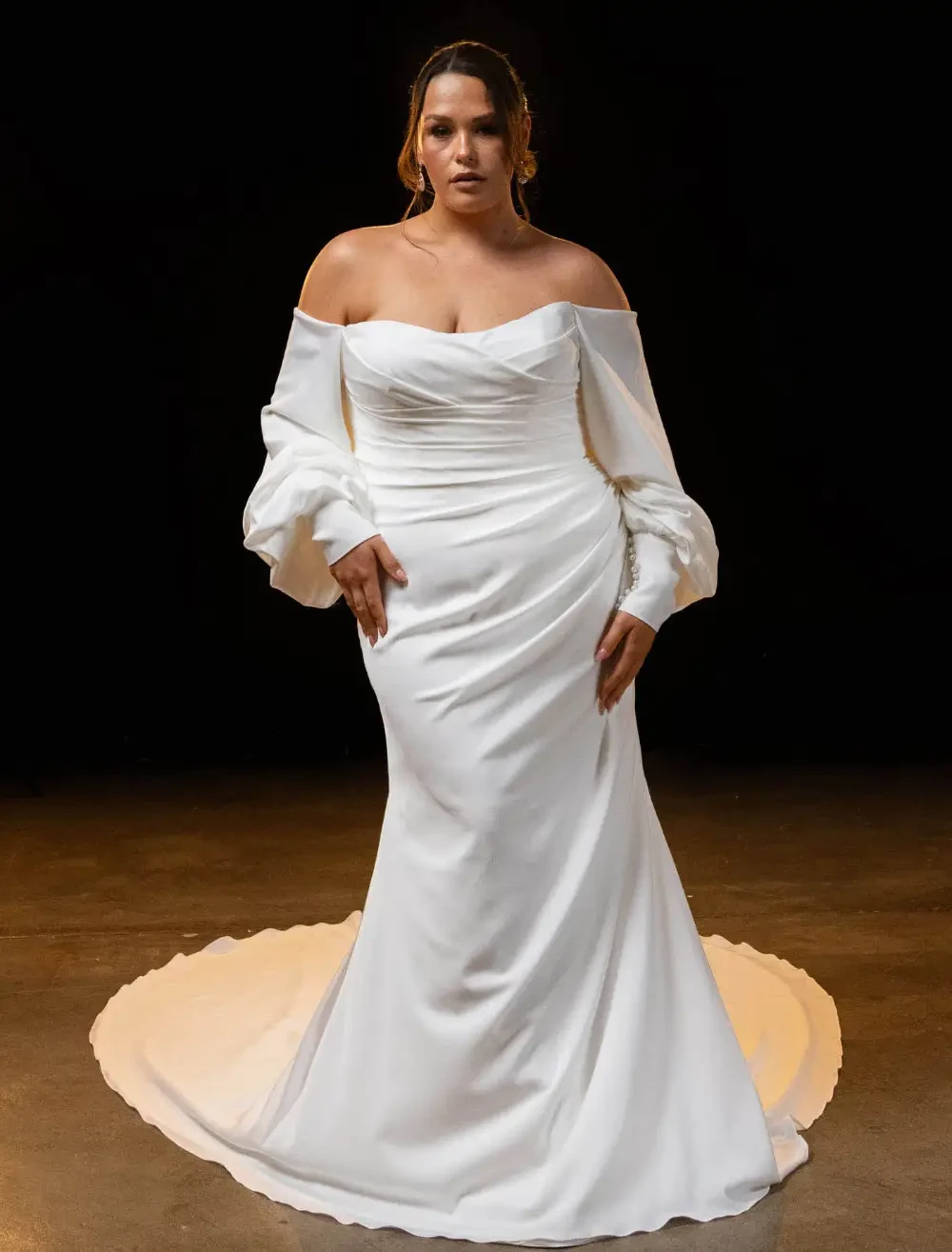 Mermaid Wedding Dress with off the shoulder sleeves in a sikly satin
