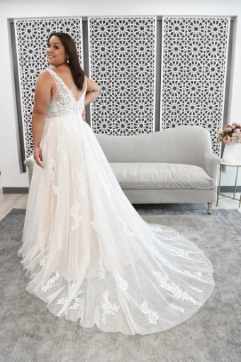 EveryBody EveryBride 7177 #3 Ivory/Moscato thumbnail