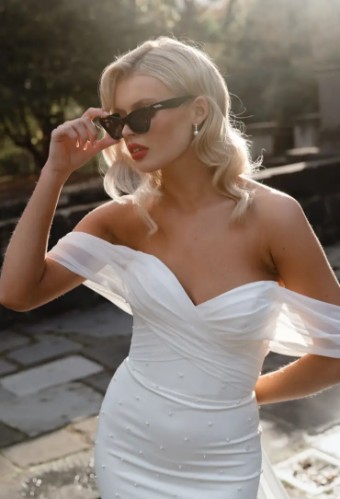 Evie Young Lucie #1 Ivory thumbnail