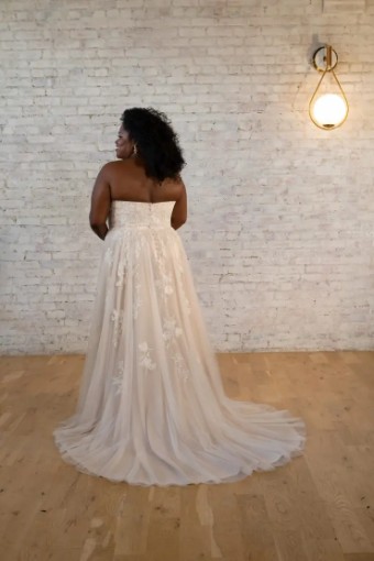 EveryBody EveryBride 7521 #4 default Ivory/Biscotti thumbnail