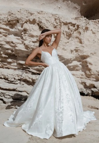 Jeune by Madi Lane Bordeaux #0 default Ivory thumbnail