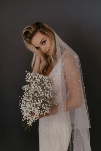 Amanda Judge - Untamed Petals Jackson Veil 50" #1 Ivory thumbnail