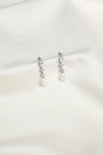 Amanda Judge - Untamed Petals Serenade ~ Earrings #3 default Gold thumbnail