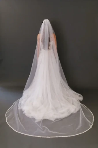 Amanda Judge - Untamed Petals Cassia Veil #1 Ivory Only thumbnail